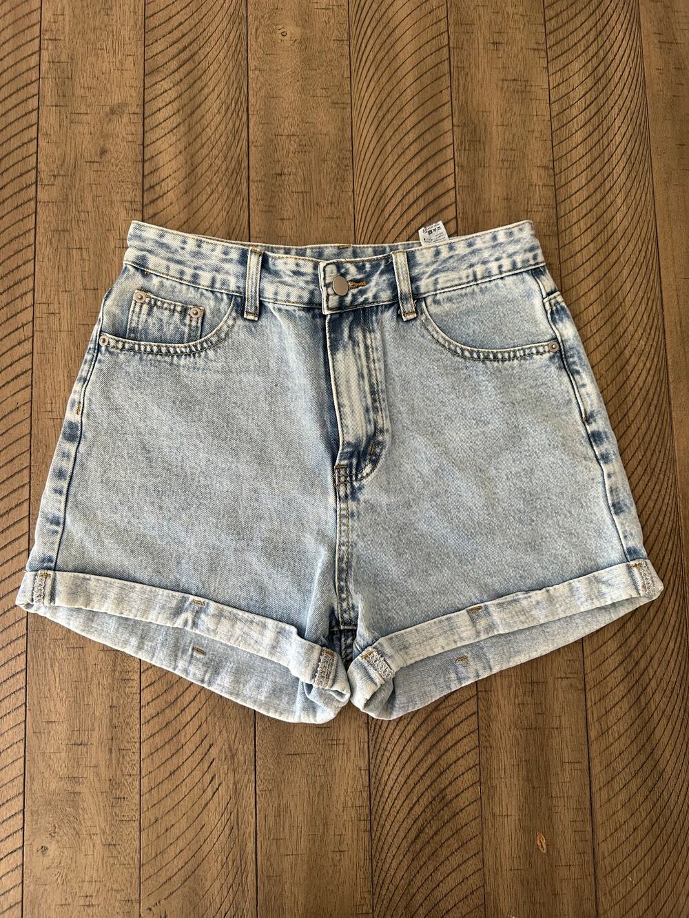 SHEIN Women's Size M (US 6) Light Wash High Waist Cuffed Denim Shorts Rolled Hem